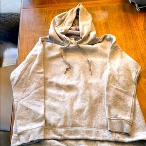 Lululemon sweatshirt size 6